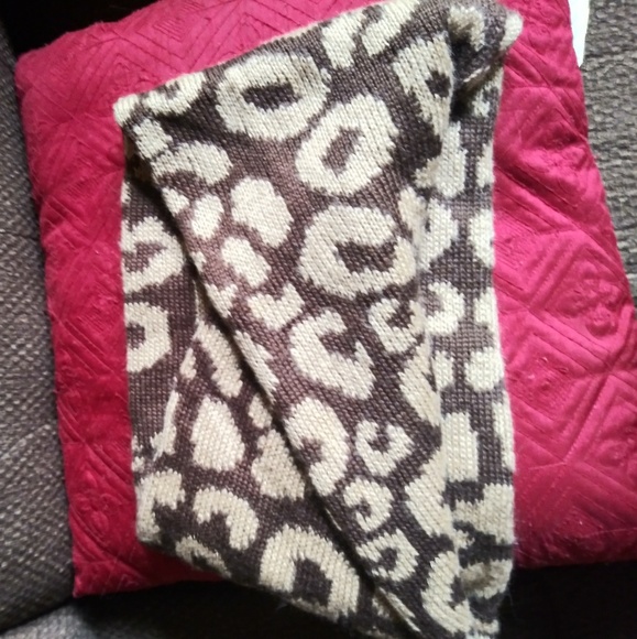 Bag and scarf - Picture 3 of 6